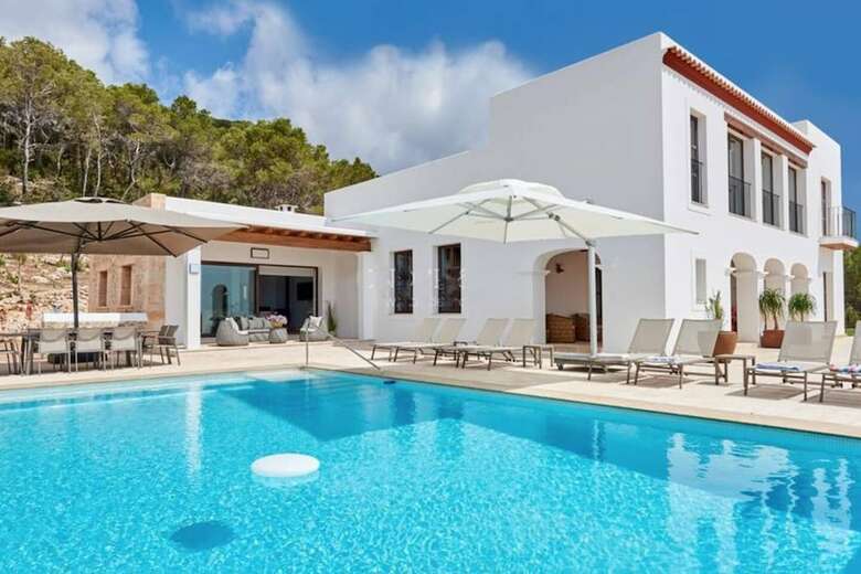 Apartamentos Villa Can Prats, Luxury Villa Surrounded By Nature