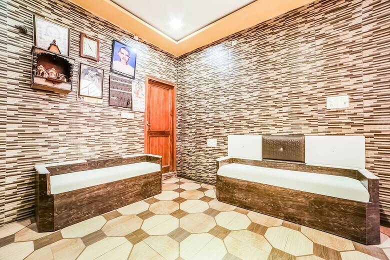 Hotel Oyo 44135 Jyoti Palace