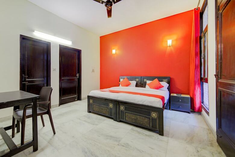 Hotel Oyo 28011 Shubhangni Residency 2