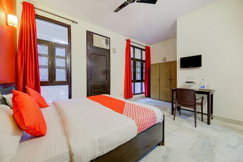 Hotel Oyo 28011 Shubhangni Residency 2