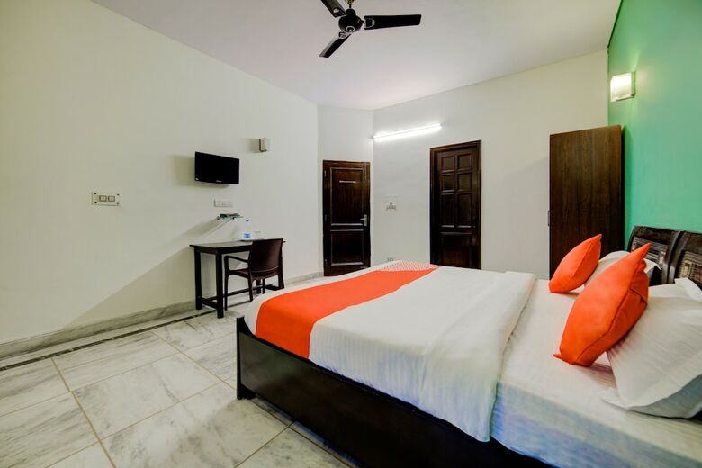 Hotel Oyo 28011 Shubhangni Residency 2