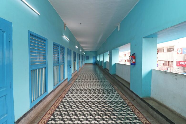 Hotel Spot On 44329 Sri Krishna Inn Lodging & Boarding