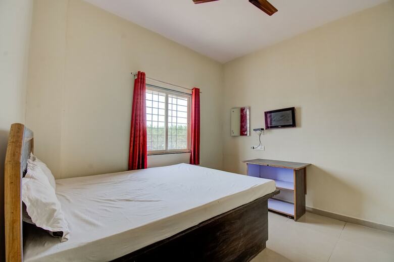 Hotel Spot On 49049 Shree Chaitanya Math Saraswati Bhawan