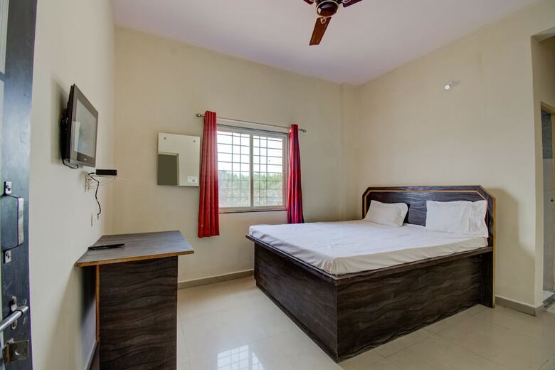 Hotel Spot On 49049 Shree Chaitanya Math Saraswati Bhawan