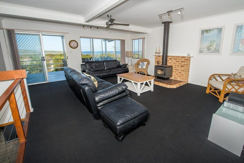 Fingal Bay Beach House, 32 Lentara Street