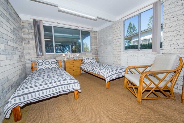 Fingal Bay Beach House, 32 Lentara Street