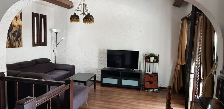 Apartamentos Lovely 2 Bedroom House With Garden