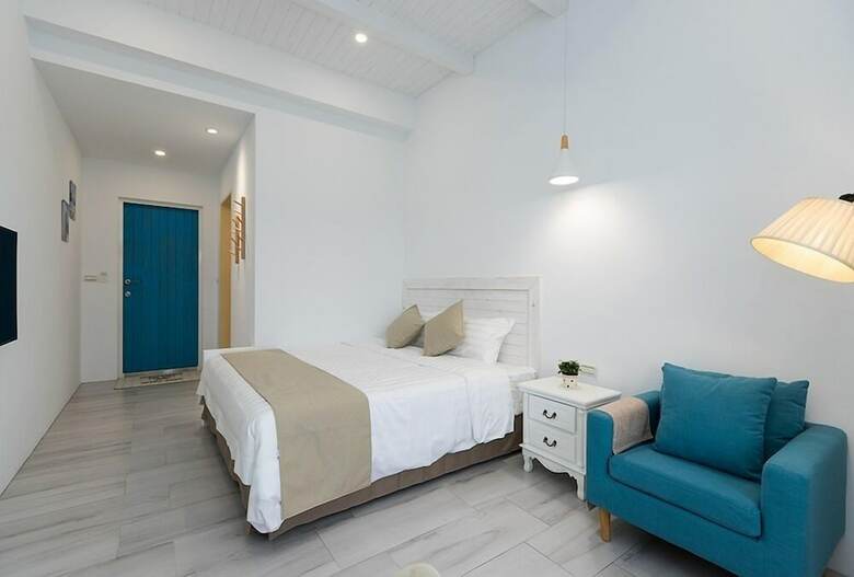 Hotel Blue White