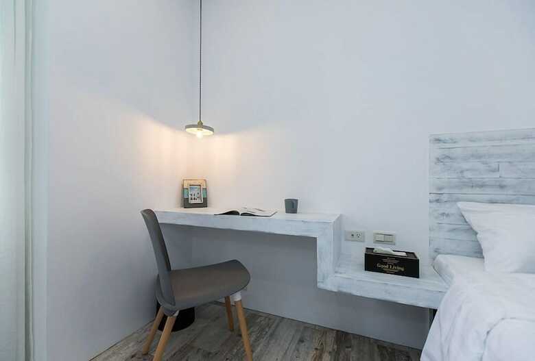 Hotel Blue White
