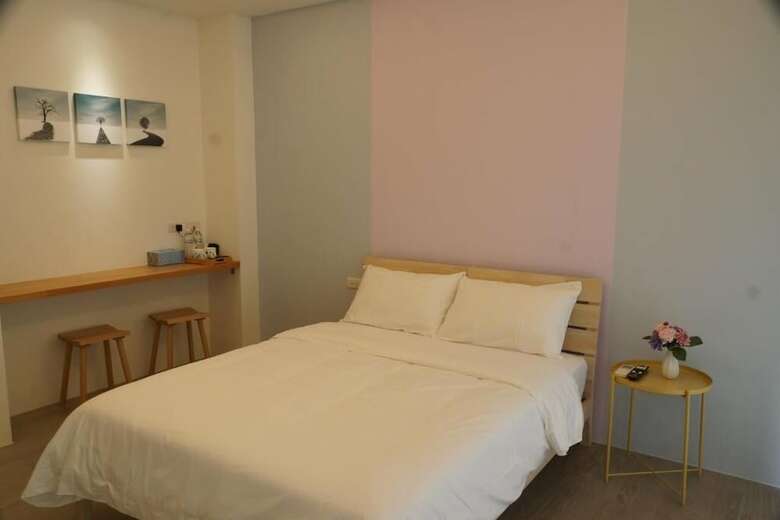 Meihua Lake Corner B&B