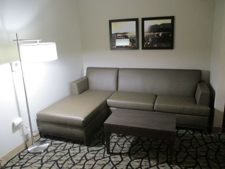 Best Western Plus Lakeview Hotel