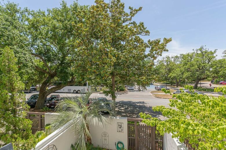 543 Beachview Drive By Hodnett Cooper
