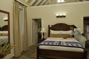 Hotel Rosalie Bay Resort