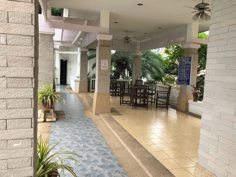 Pattaya Pool Villa Tlh