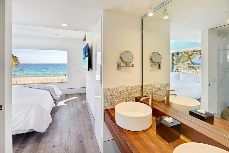 Motel Ocean Treasure Beachside Suites