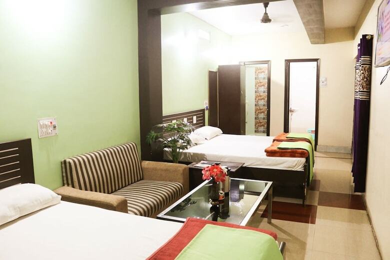 Hotel Tara Tower