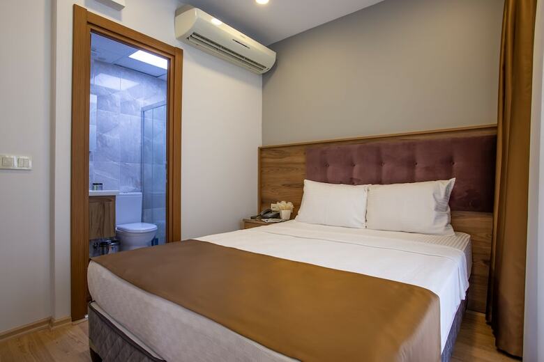 West Palace Hotel