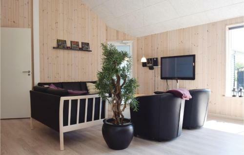 Holiday Home Kronens Have Tranek�r X