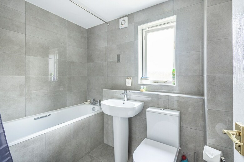 Modern 2 Bedroom Lewisham Apartment