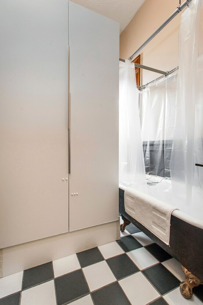 Boutique Apartments By The Upton Collection