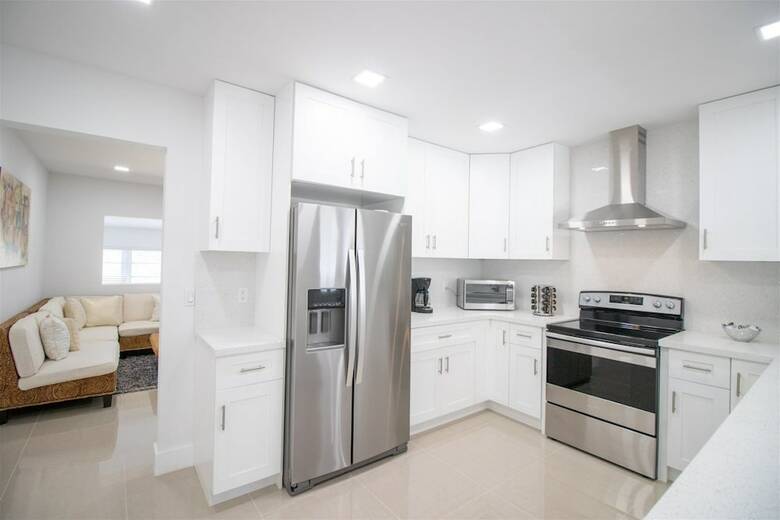 Like New Miami Springs Family Home