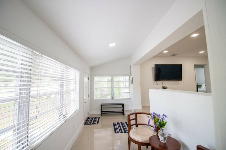 Like New Miami Springs Family Home