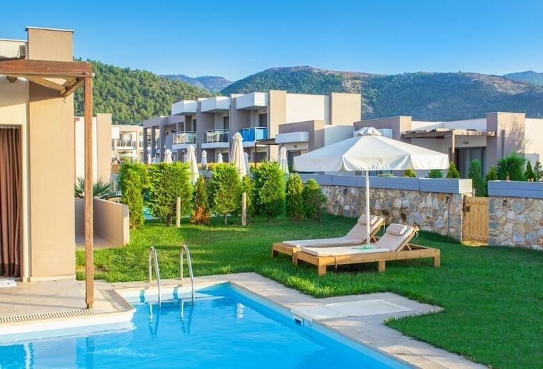 Alea Hotel & Suites