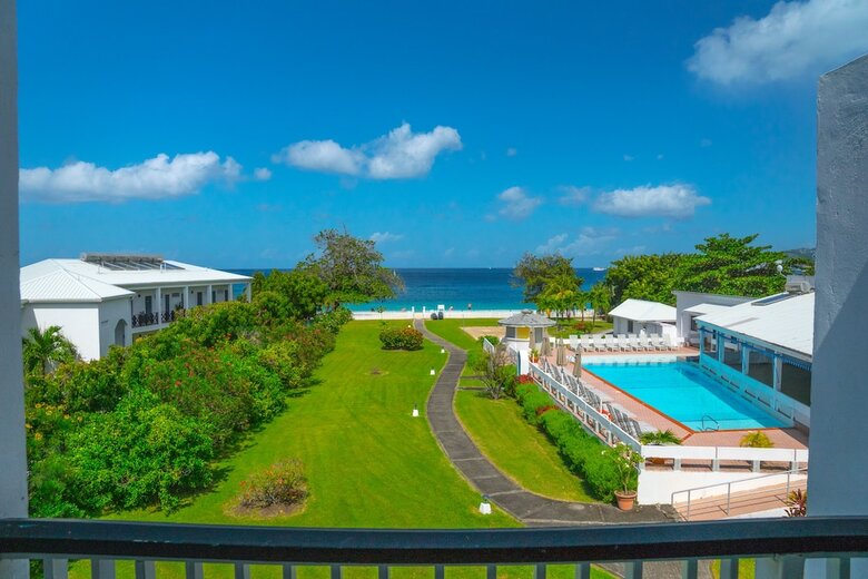 Hotel Allamanda Beach Resort