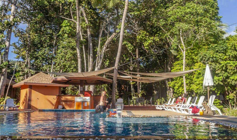 Hotel Lanta Pearl Beach Resort