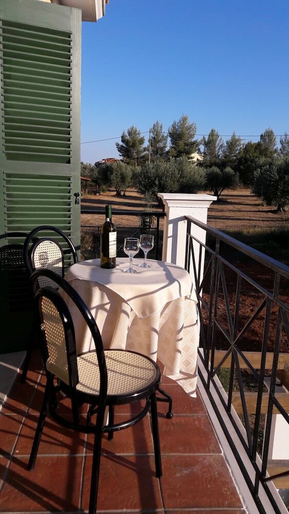 Apartamentos Villa Moschona