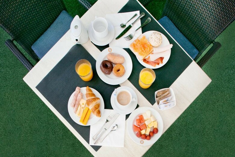 Hotel Globales Acis Y Galatea