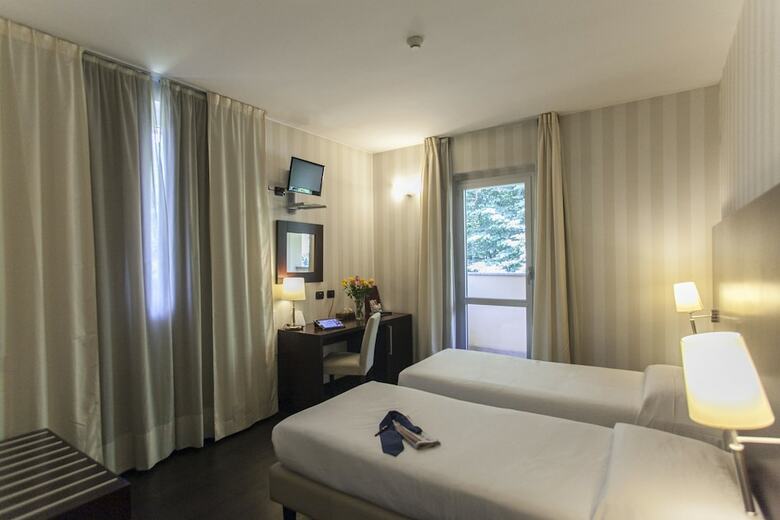 Hotel 2c