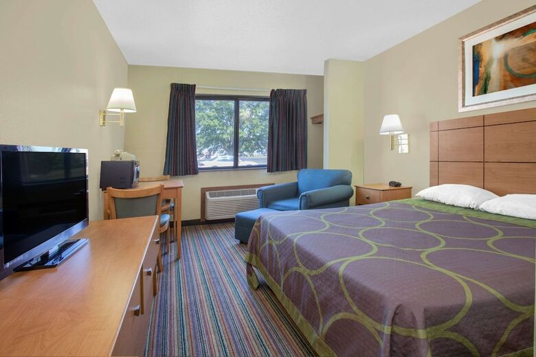 Hotel Super 8 By Wyndham Evansville East