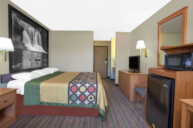 Hotel Super 8 By Wyndham Evansville East