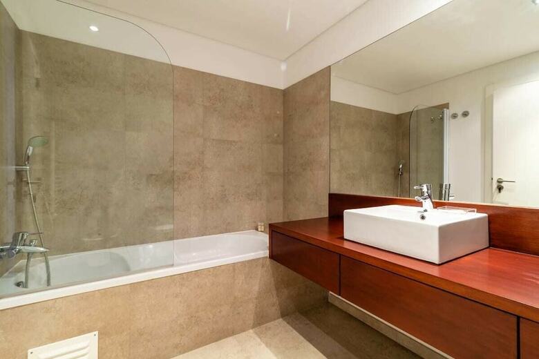 Gorgeous Apartment In Alges With Stunning Rooftop Pool