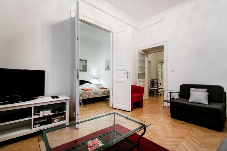 Nagy Diofa 18 Apartment I.
