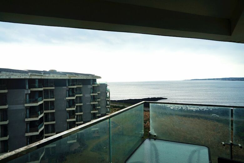 Phoenix Island Ocean Star Resort
