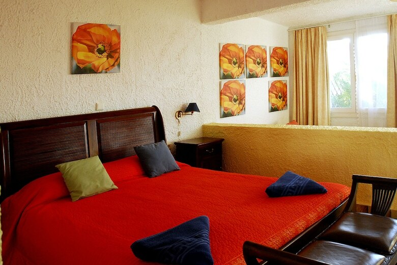 Lassion Golden Bay Hotel & Resort