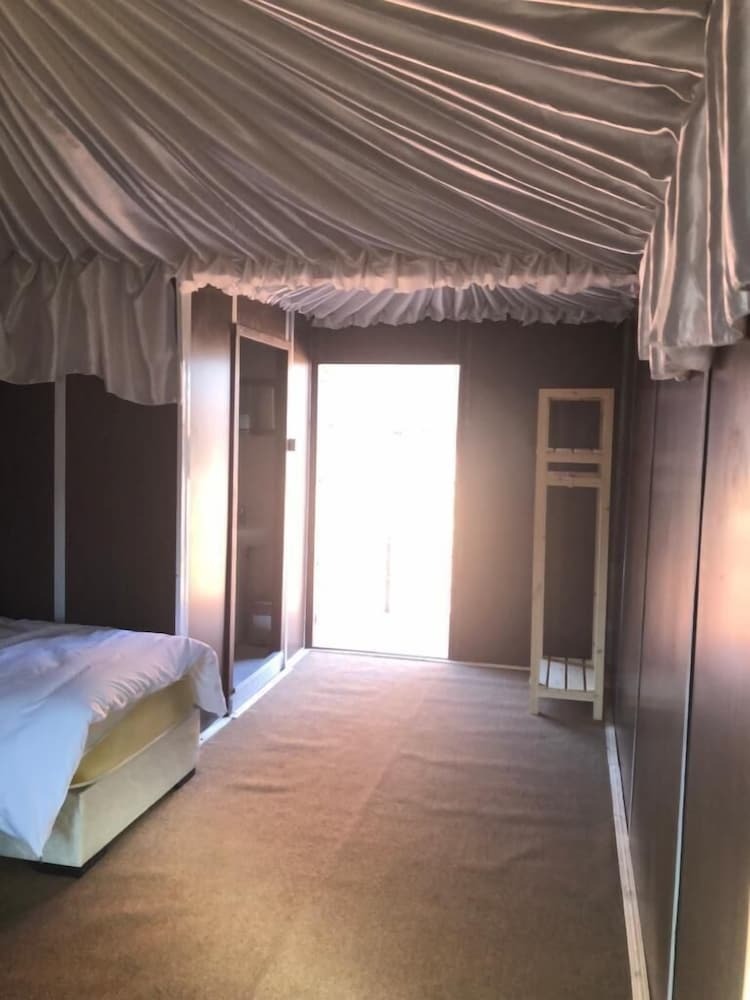 Mirage Rum Camp