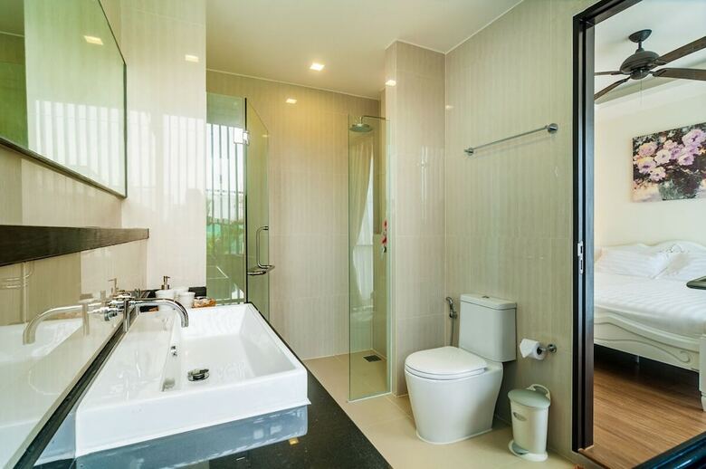 3bdr Townhouse 800m From Bangtao Beach