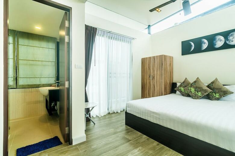 3bdr Townhouse 800m From Bangtao Beach