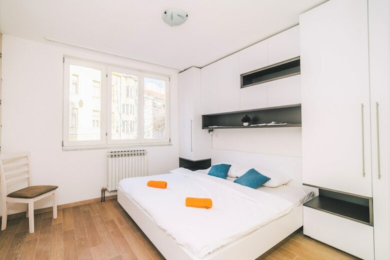 Modern 2bdr Apartment-cathedral View-best Location