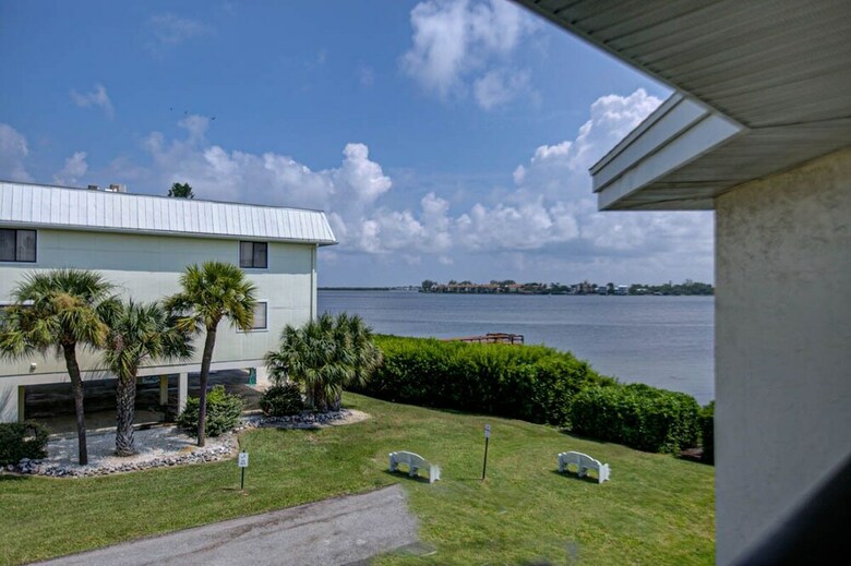 Bridge Port Beach Resort