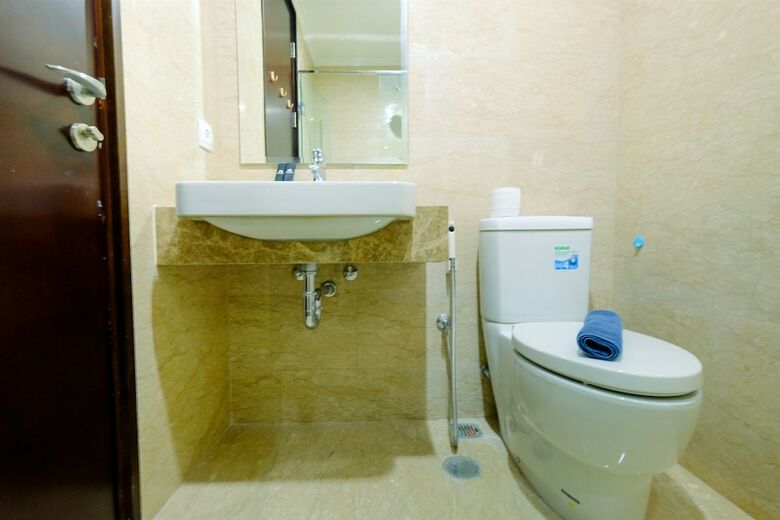 Modern Studio At Menteng Park Apartment
