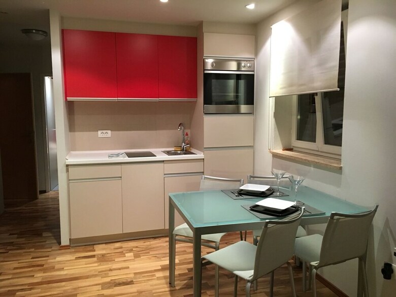 Gorgeous Biserka Apartment Near The Sea