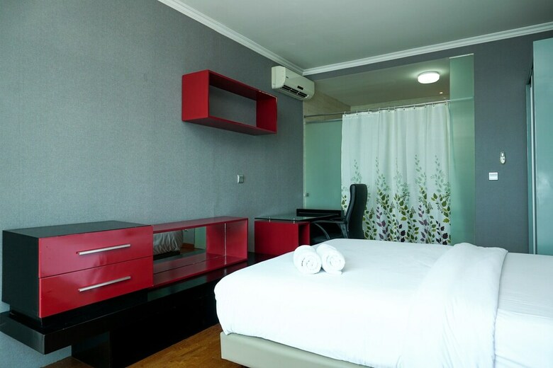 1br Apartment With City View At Ancol Mansion