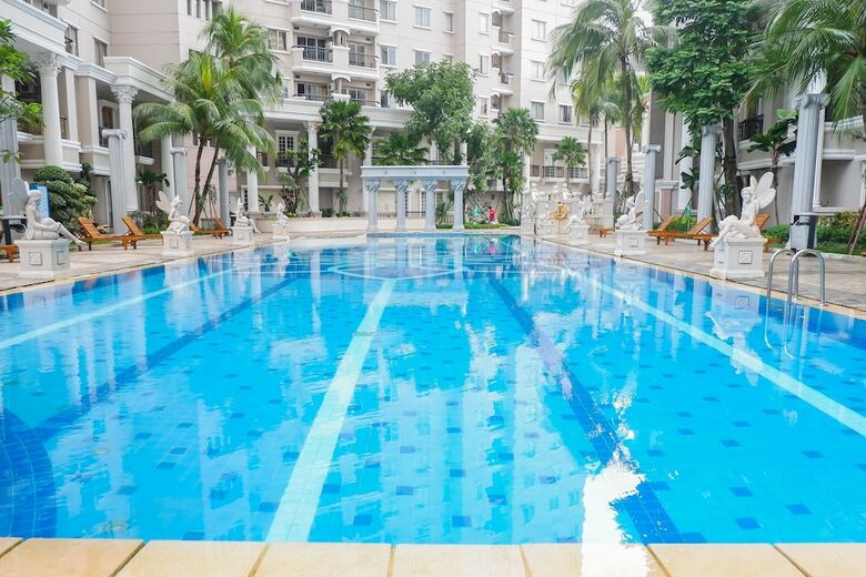 Homey And Comfy 2br Apartment At Waterplace Residence