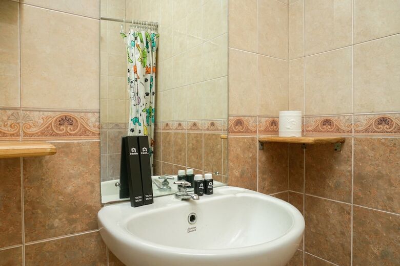 Big And Cozy Studio Apartment At Puri Garden