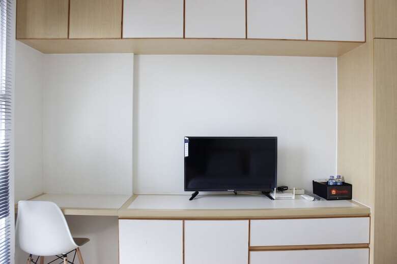 Relaxing Studio Apartment At Parahyangan Residence With Mountain View