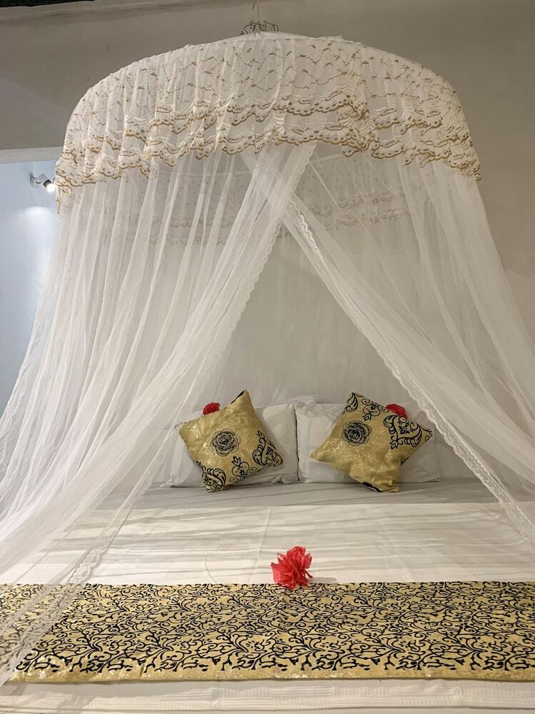 The African Paradise Beach Hotel